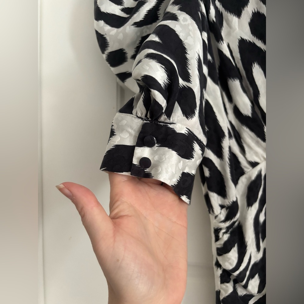 Ronny Kobo Black & White Animal Print Blouse Silk Blend Puff Sleeve Sexy Draped - Picture 7 of 10